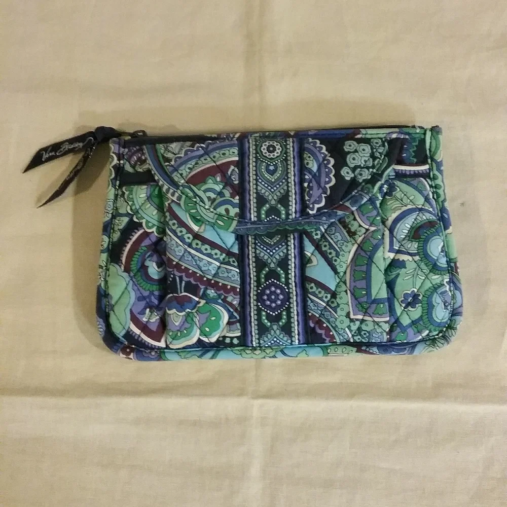 Vera Bradley Zippy Wallet - Picture 1 of 4